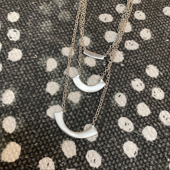 NWT Banana Republic Brushed Silver Tiered Necklace - Picture 2 of 4